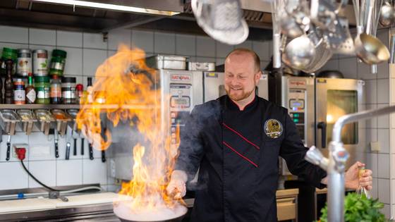The chef Stefan Liebmann in the kitchen of the hotel Liebmann in Styria