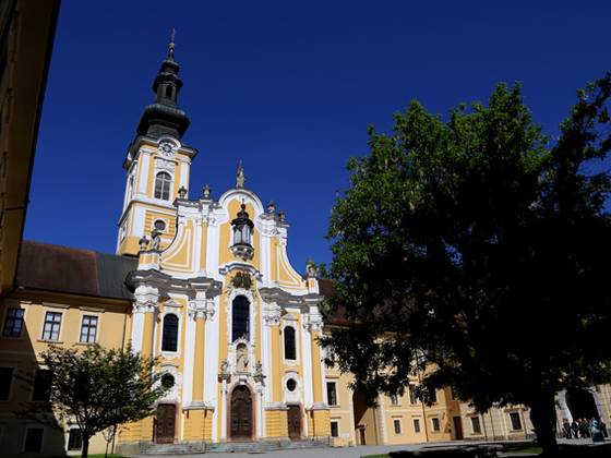 Discover Stift Rein with the GenussCard